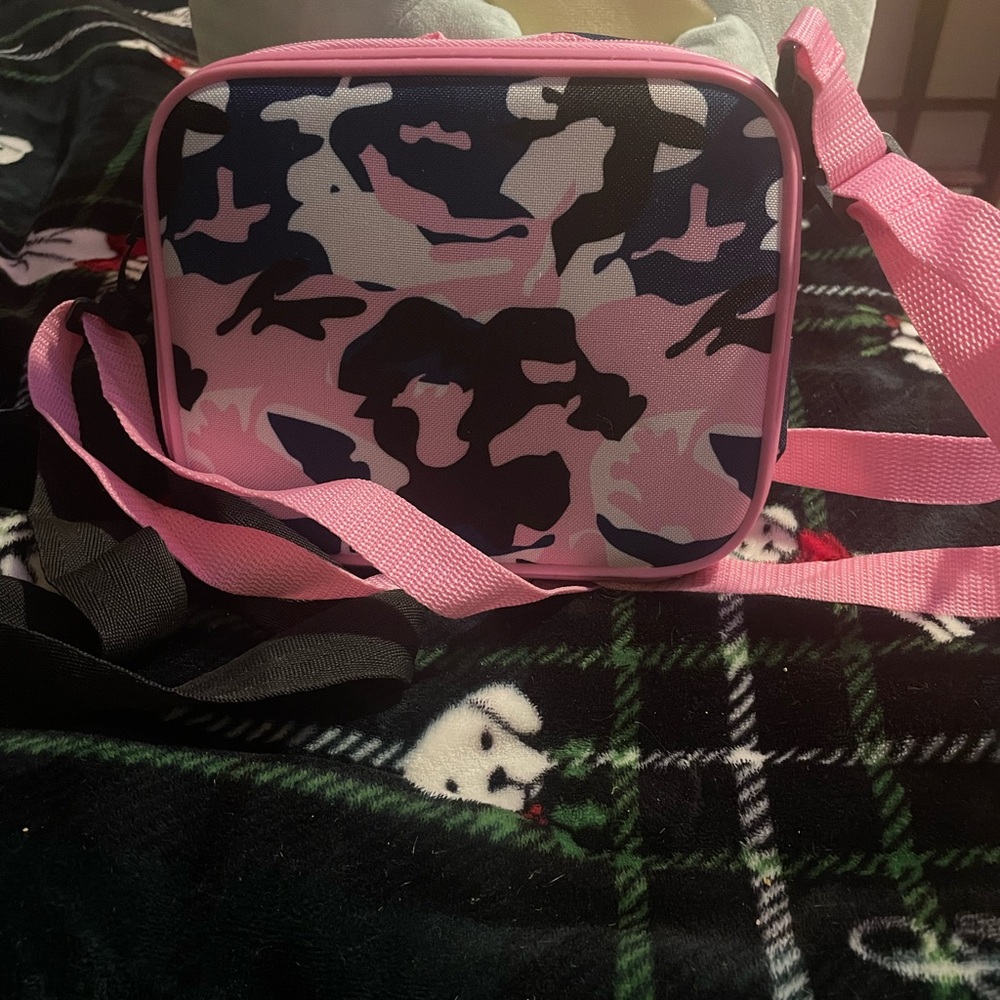 Pink Camouflage Insulated Lunch Bag